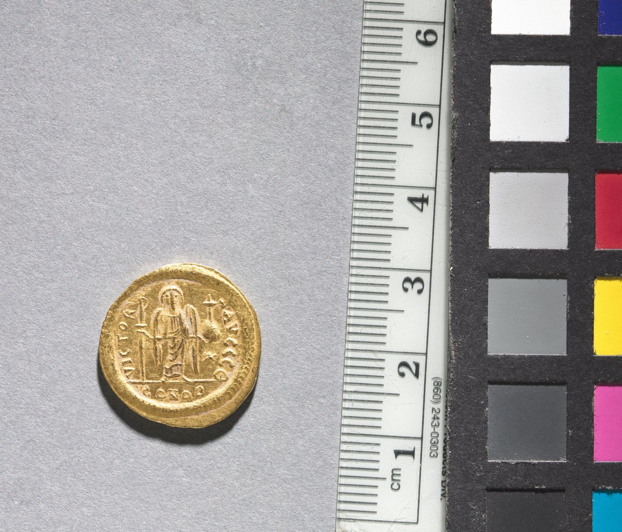 Solidus av Justinian I (revers), 545-565 (gull) (se CVL 499738 for forside) av Byzantine School