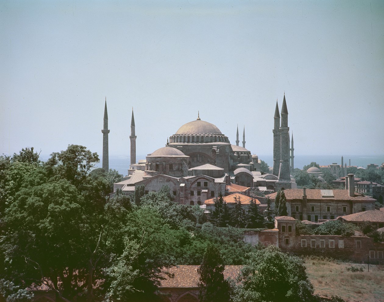 Utsikt over Haghia Sophia, bygget i 537 e.Kr av Byzantine School