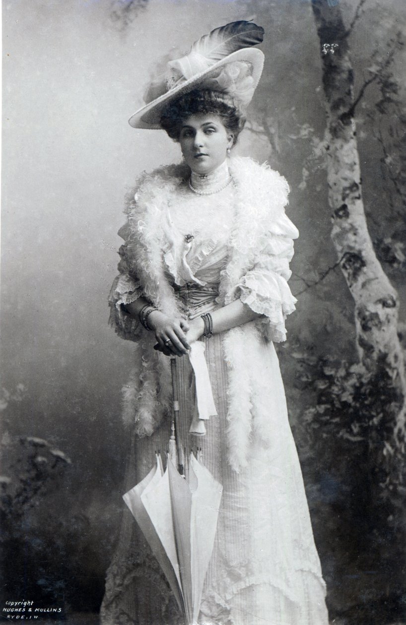 Dronning av Spania, Ena av Battenberg, ca. 1910 (s/hvitt-bilde) av J.B. and Brown J. Rowbotham