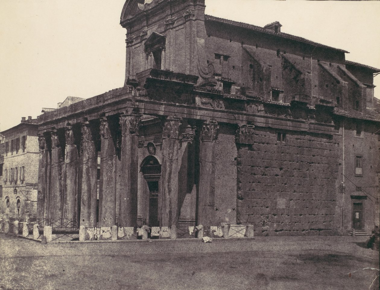Antonius og Faustinas tempel, San Lorenzo i Miranda, Roma, 1850-tallet. av Calvert Jones