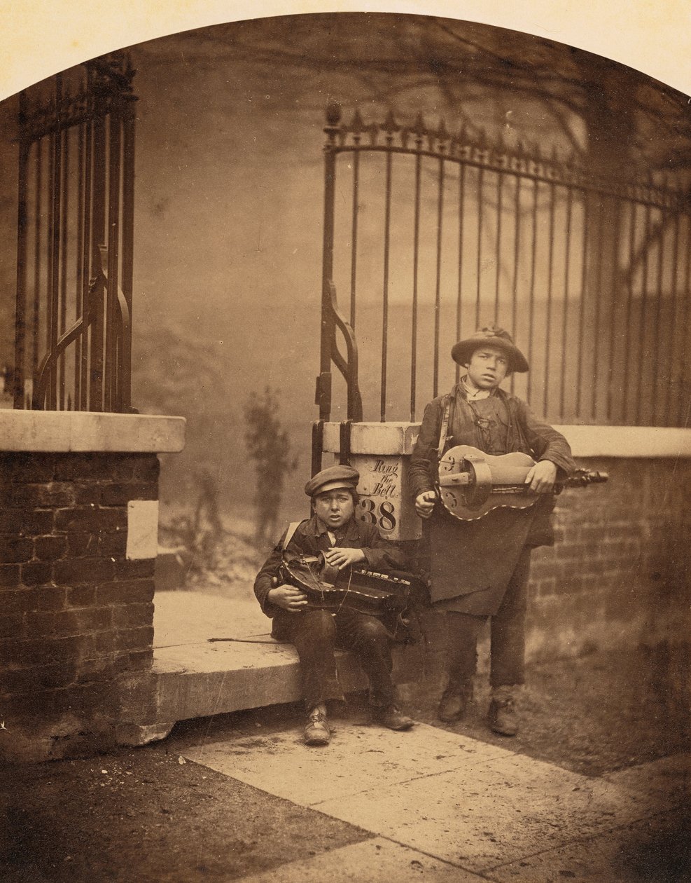 Gatemusikere av Camille Silvy