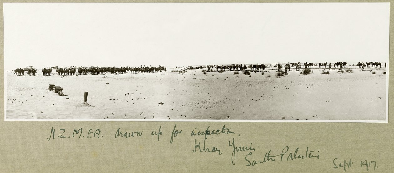 N.Z.M.F.A. utarbeidet for inspeksjon, Khan Yunis, september 1917 av Capt. Arthur Rhodes