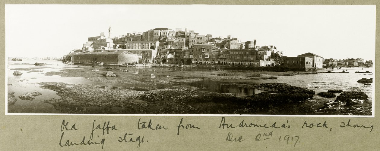Gamle Jaffa hentet fra Andromedas klippe, 2. desember 1917 av Capt. Arthur Rhodes