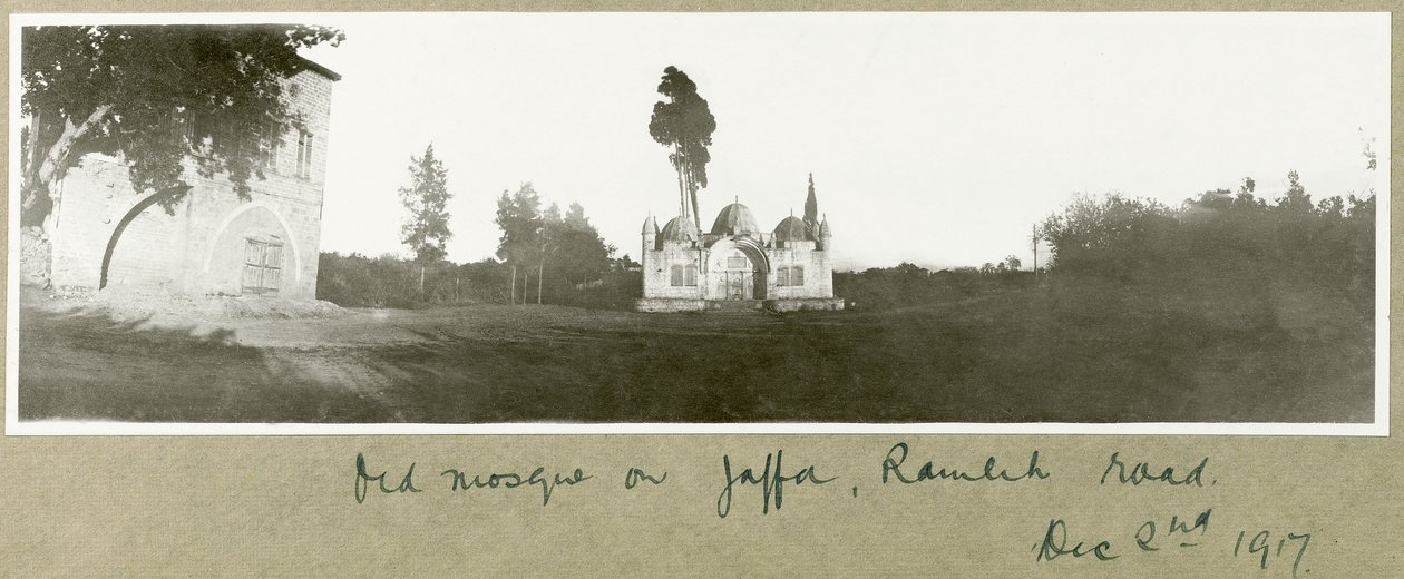 Gammel moske på Ramleh Road, Jaffa, 2. desember 1917 av Capt. Arthur Rhodes