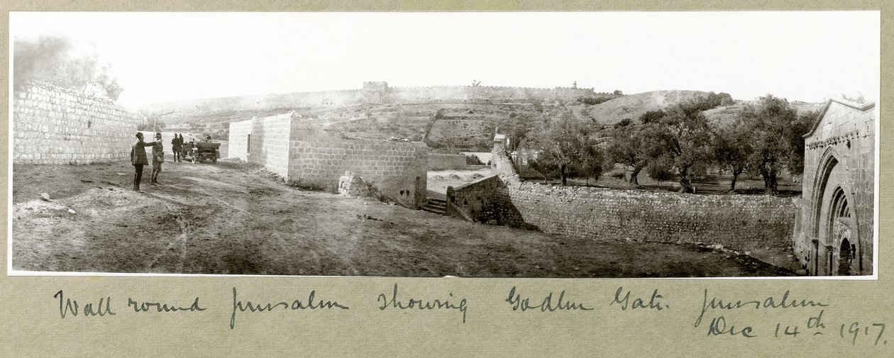 Utsikt over muren rundt Jerusalem som viser Golden Gate, 14. desember 1917 av Capt. Arthur Rhodes