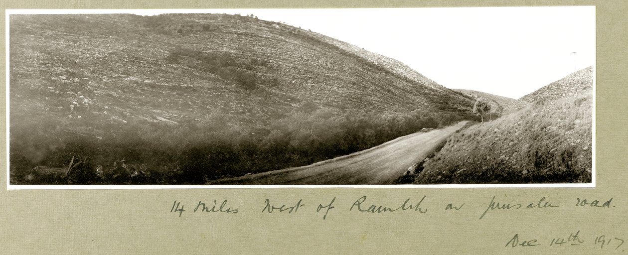 23 miles vest for Ramleh på Jerusalem Road, 14. desember 1917 av Capt. Arthur Rhodes