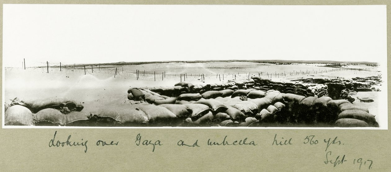 Ser over Gaza og Umbrella Hill, september 1917 av Capt. Arthur Rhodes