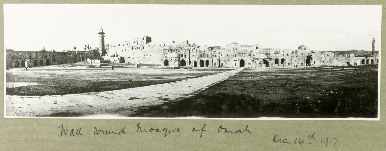 Mur rundt moskeen i Omah, 14. desember 1917 av Capt. Arthur Rhodes