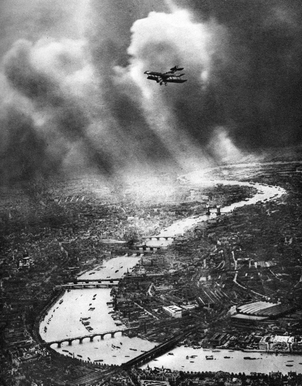 Utsikt over London, 1926-1927 av Captain Alfred G. Buckham