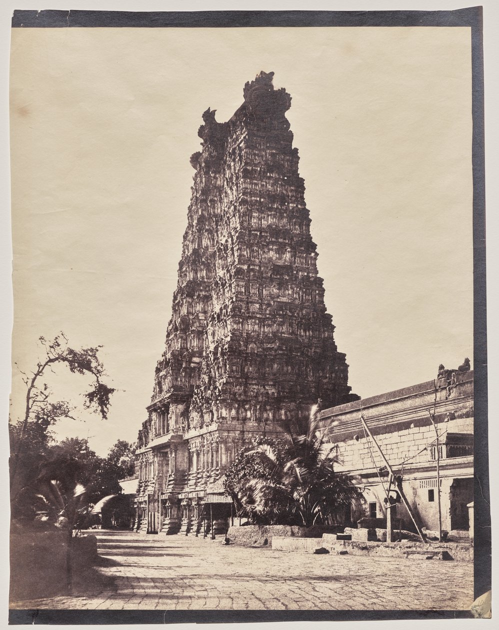 Western Gateway (Gopuram) til Meenakshi Sundareshwar-tempelet, Madurai av Captain Linnaeus Tripe