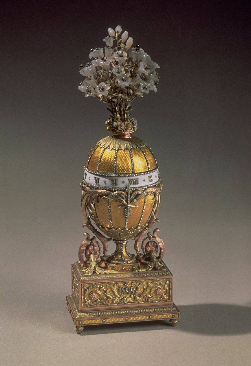 Påskeegg i form av en vase som inneholder blomster, 1899 (metall og emalje) av Carl Fabergé