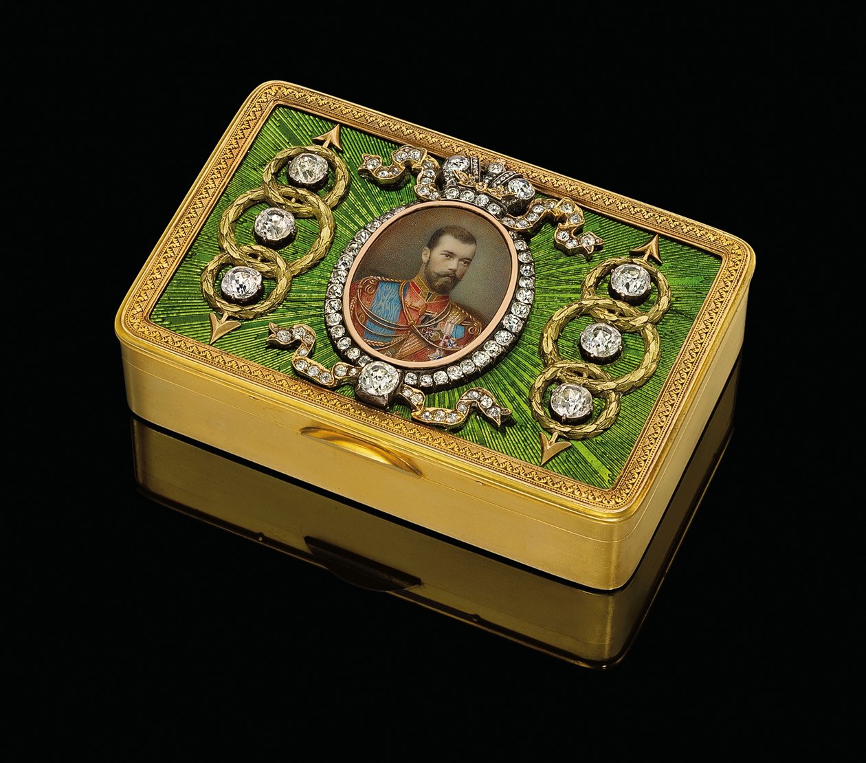 En keiserlig presentasjonssnusboks, med en akvarell på elfenbensminiatyr av keiser Nicholas II, ca. 1890 (gull og guilloche emalje, akvarell på elfenben) av Carl Fabergé