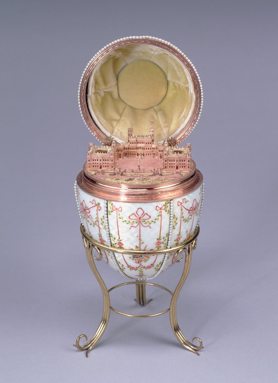 Gatchina Palace Egg, laget av Mikhail Perkhin (fl.1884-1903) 1901 (gull, en plein emalje og frøperler) av Carl Fabergé