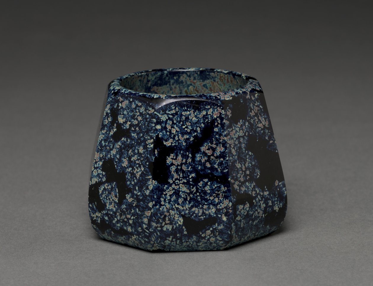 Vase, ca. 1906 av Carl Goldberg