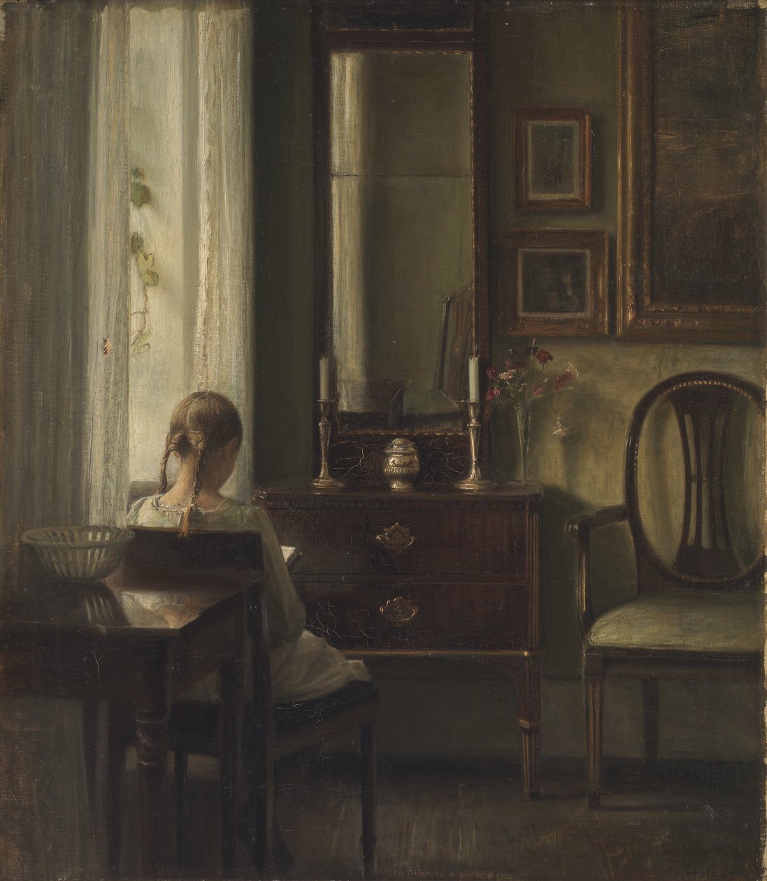 Interiør med en jente som leser av Carl Holsoe