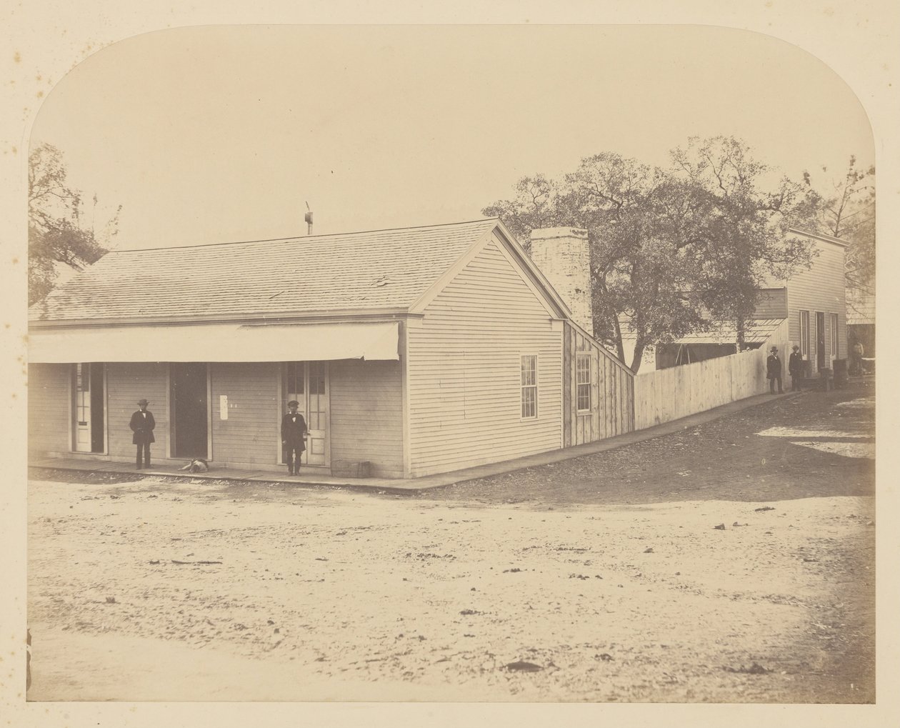 (Kontor, Bear Valley) av Carleton E. Watkins