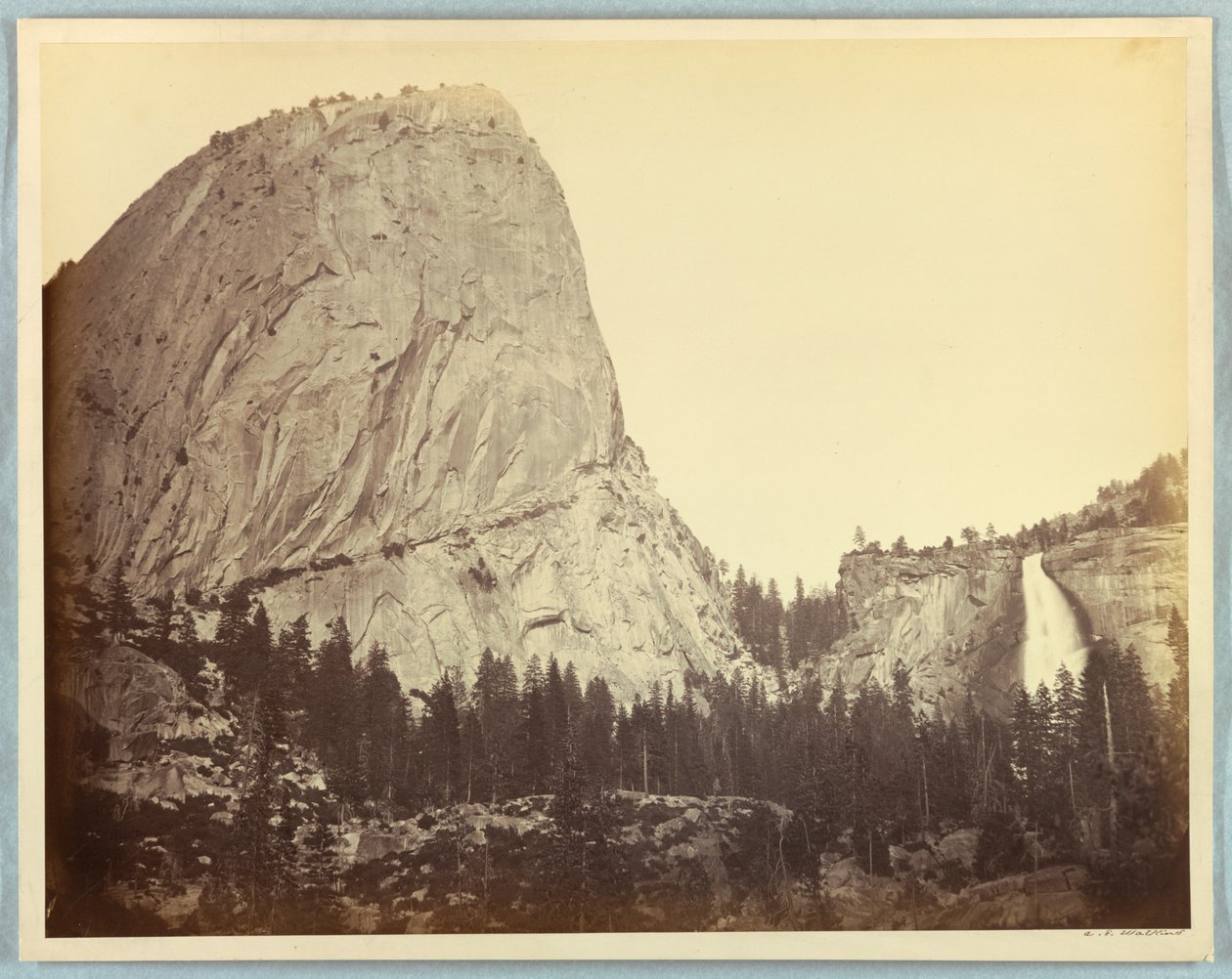 Mount Broderick, Nevada Falls, 700 fot, Yosemite av Carleton E. Watkins