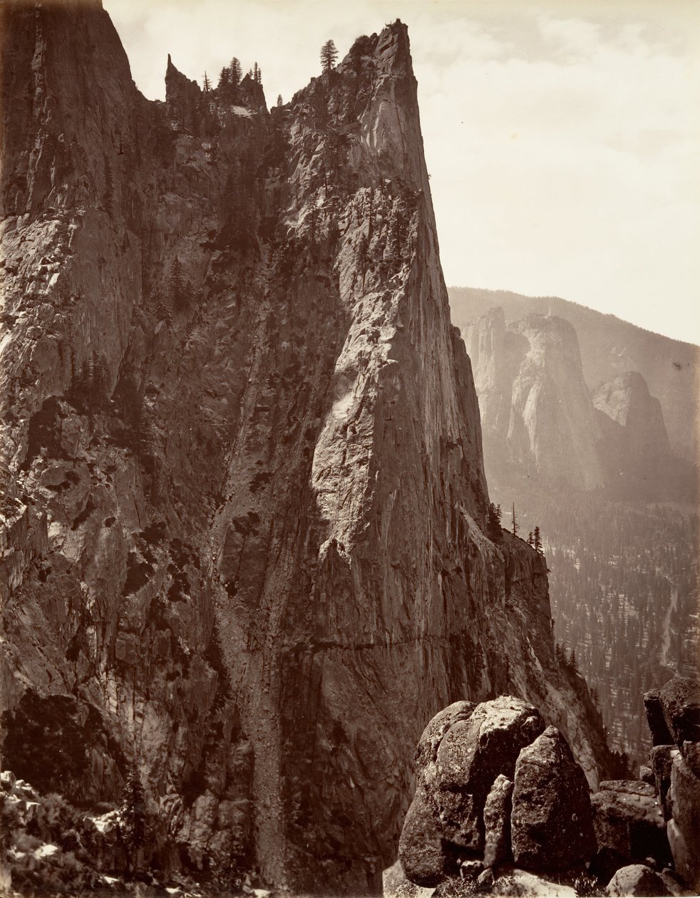 Sentinel Rock, Yosemite, ca. 1872, trykt ca. 1876. av Carleton E. Watkins.