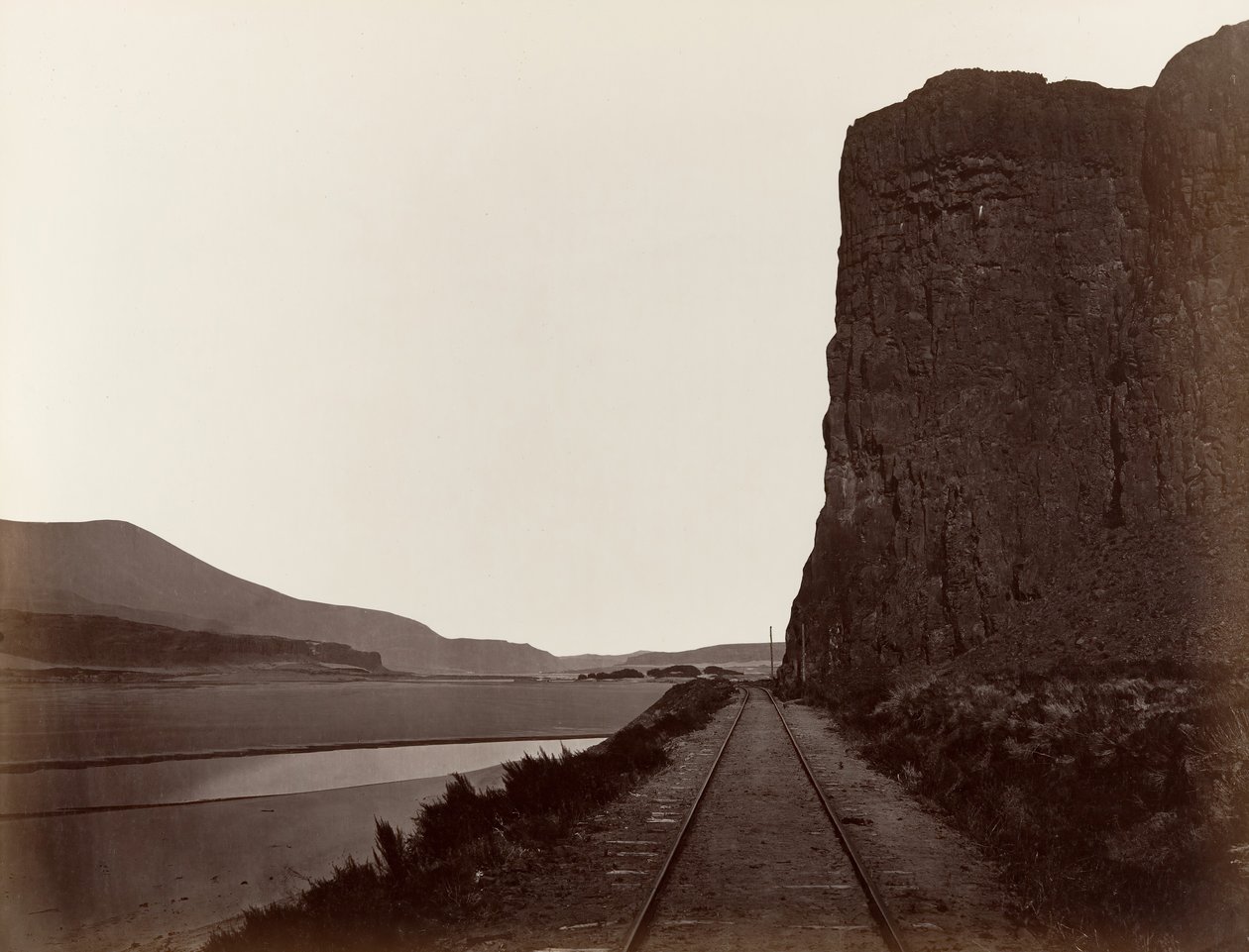 Cape Horn near Celilo, 1867.    1196341   no       norwegian Successfully Translated  Original: Courtesans Viewing Cherry Blossoms at Horaitei Restaurant in Ikenohata (Ikenohata seiro hanami no yasumi, Horaitei), from the series "Famous Restaurants of Edo  av Carleton Emmons Watkins