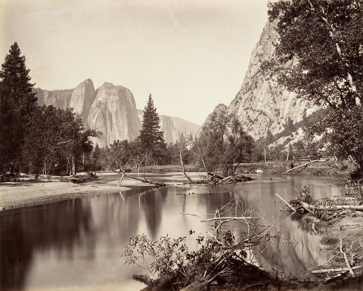 Ser nedover Yosemite Valley, ca. 1872, trykt ca. 1876. av Carleton Emmons Watkins