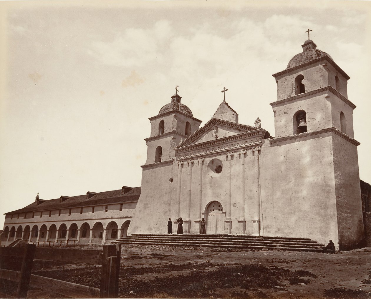 Old Mission Church, Santa Barbara, 1876, trykt ca. 1876. av Carleton Emmons Watkins