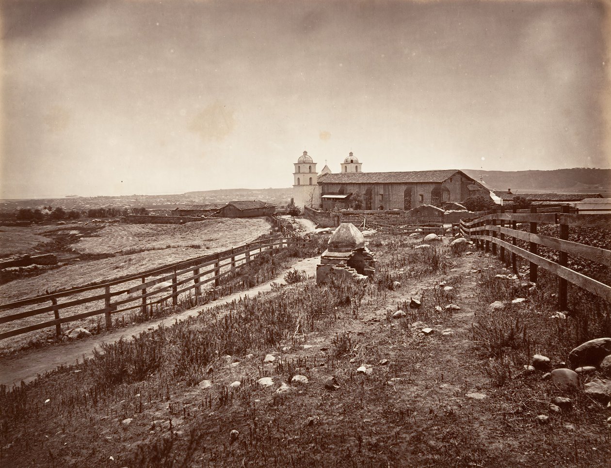 Santa Barbara and Mission Church, 1876, trykt ca. 1876. av Carleton Emmons Watkins