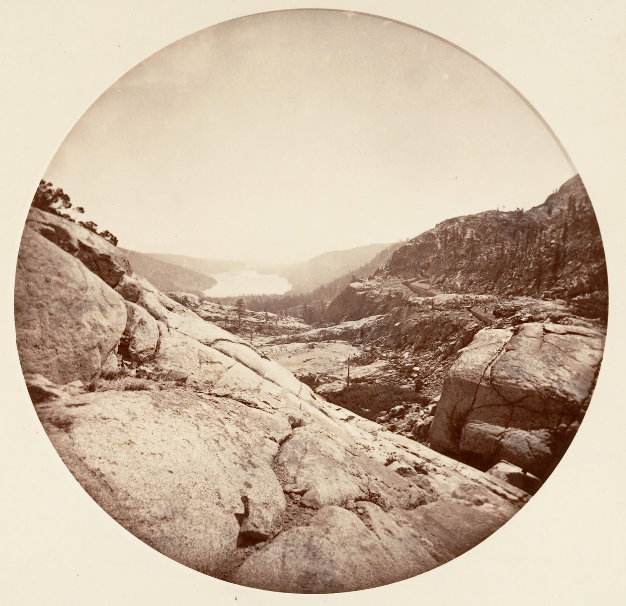 [Yosemite nasjonalpark, California], ca. 1878. av Carleton Emmons Watkins