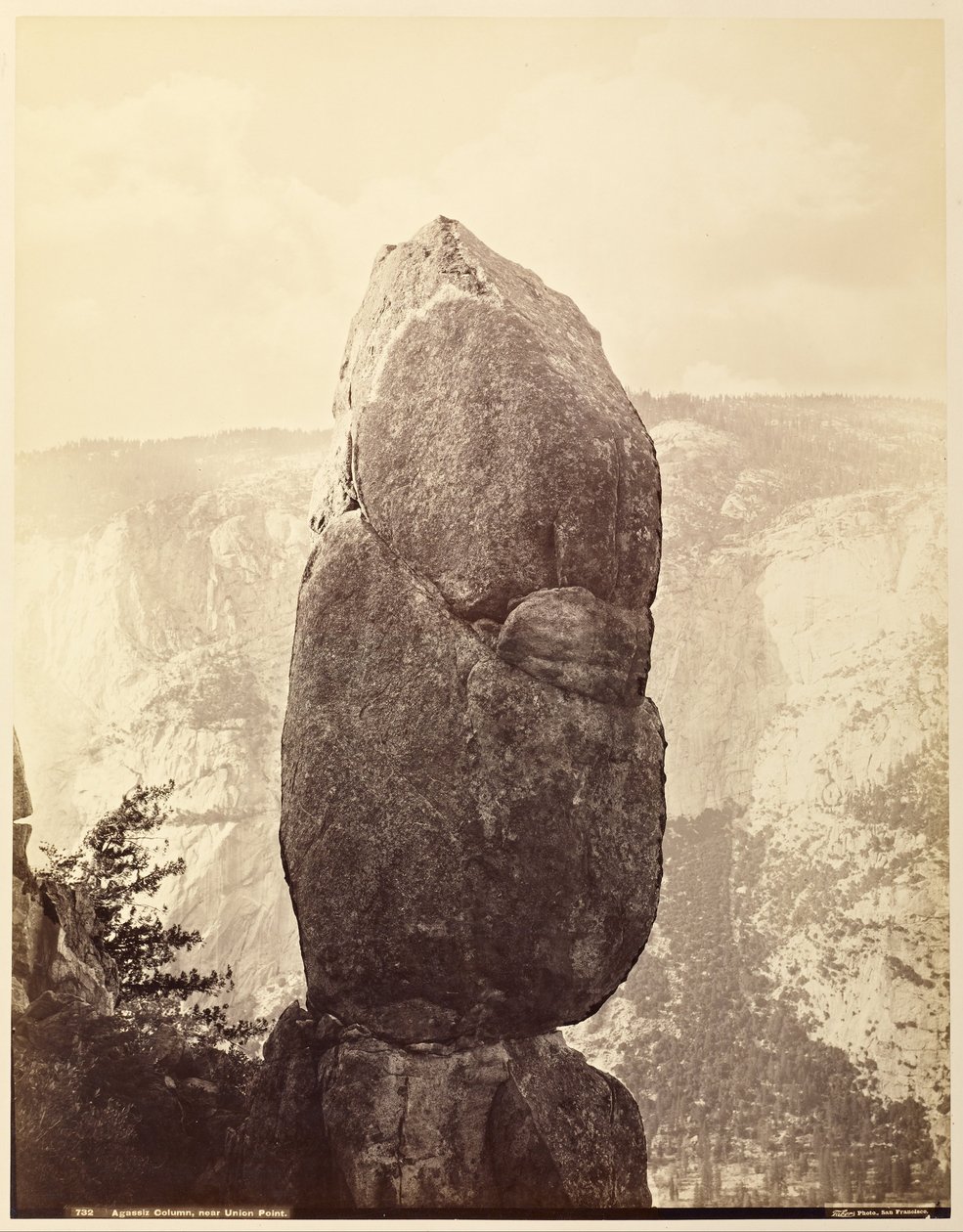 Agassiz-søylen, nær Union Point av Carleton Watkins