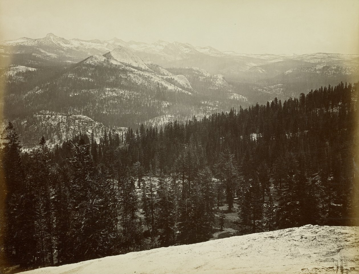 Merced-gruppen fra Sentinel Dome av Carleton Watkins