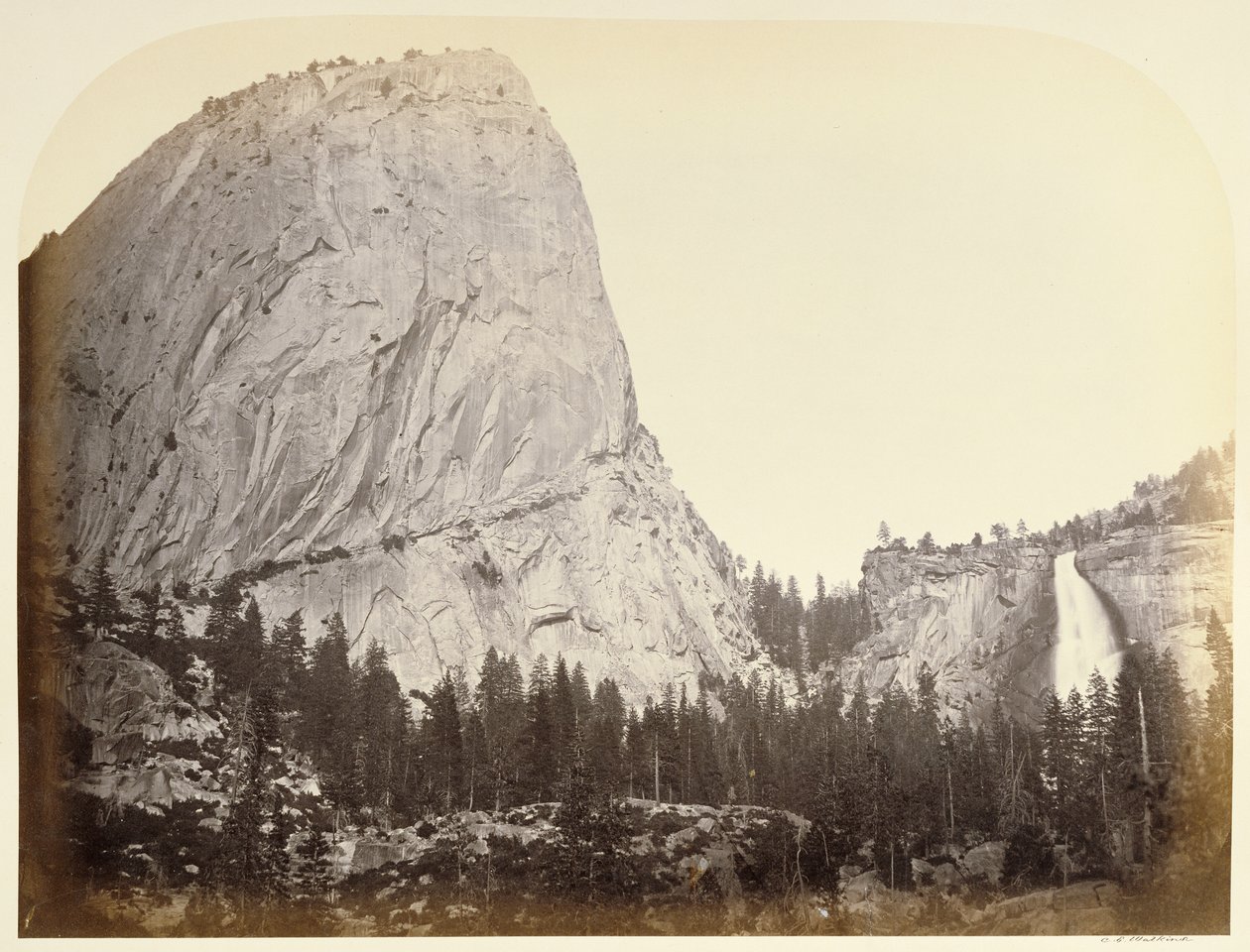 [Mount Broderick - Nevadafallene - Yosemite] av Carleton Watkins