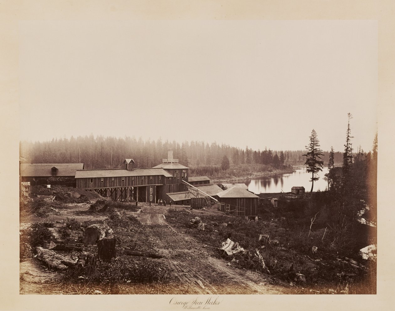 Oswego jernverk, Willamette-elven av Carleton Watkins