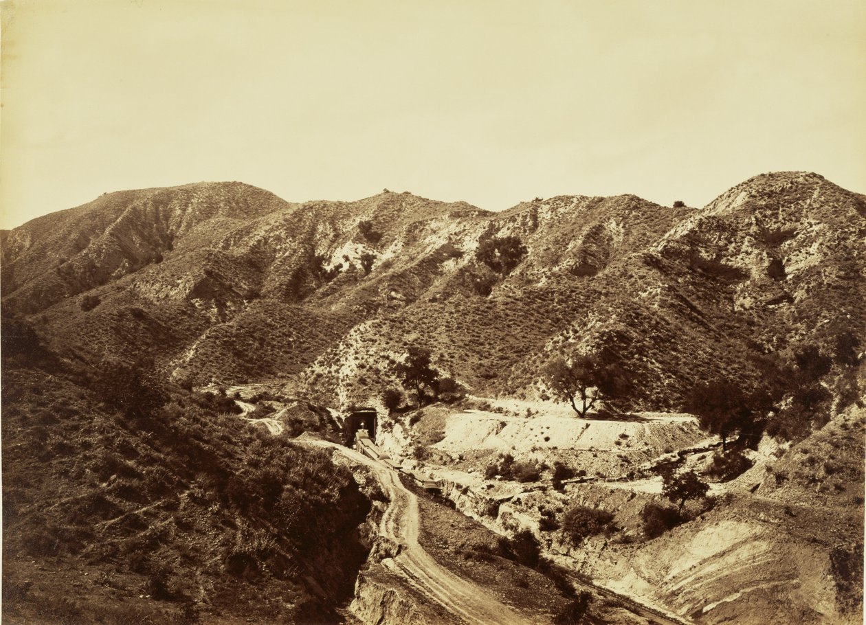 [San Fernando-tunnelen, S.P.R.R.] av Carleton Watkins