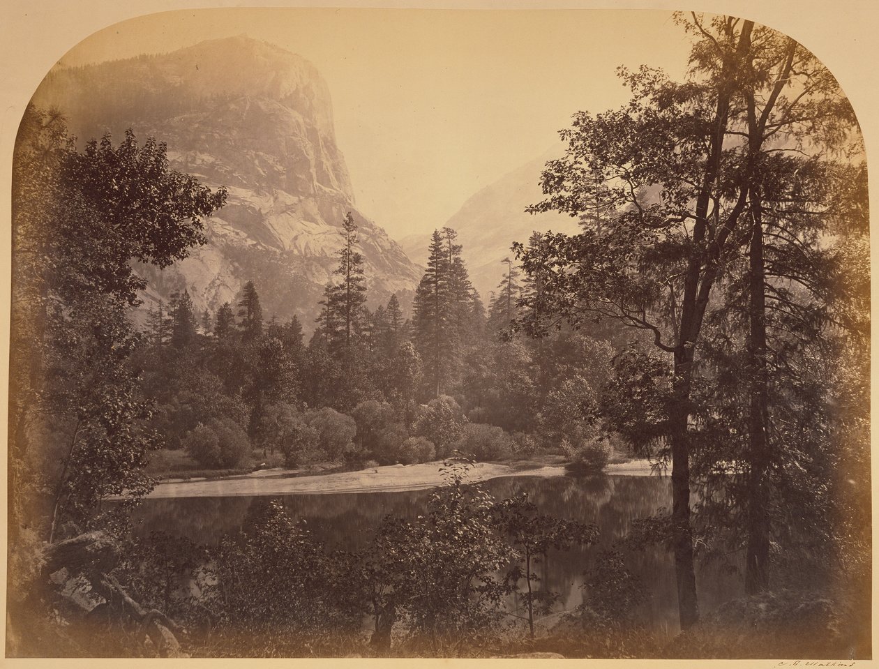 [Innsjøen - Yosemite] / [Ah-Wi-Yah-sjøen, Yosemite] / [Mirror Lake og Mount Watkins, Yosemite] av Carleton Watkins