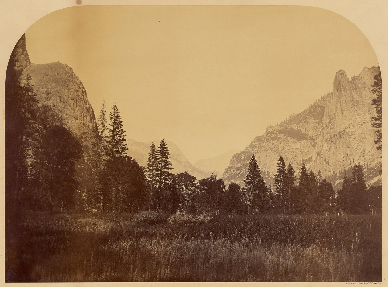 Yosemite, utsikt over dalbunnen med Sentinel Rock til høyre av Carleton Watkins