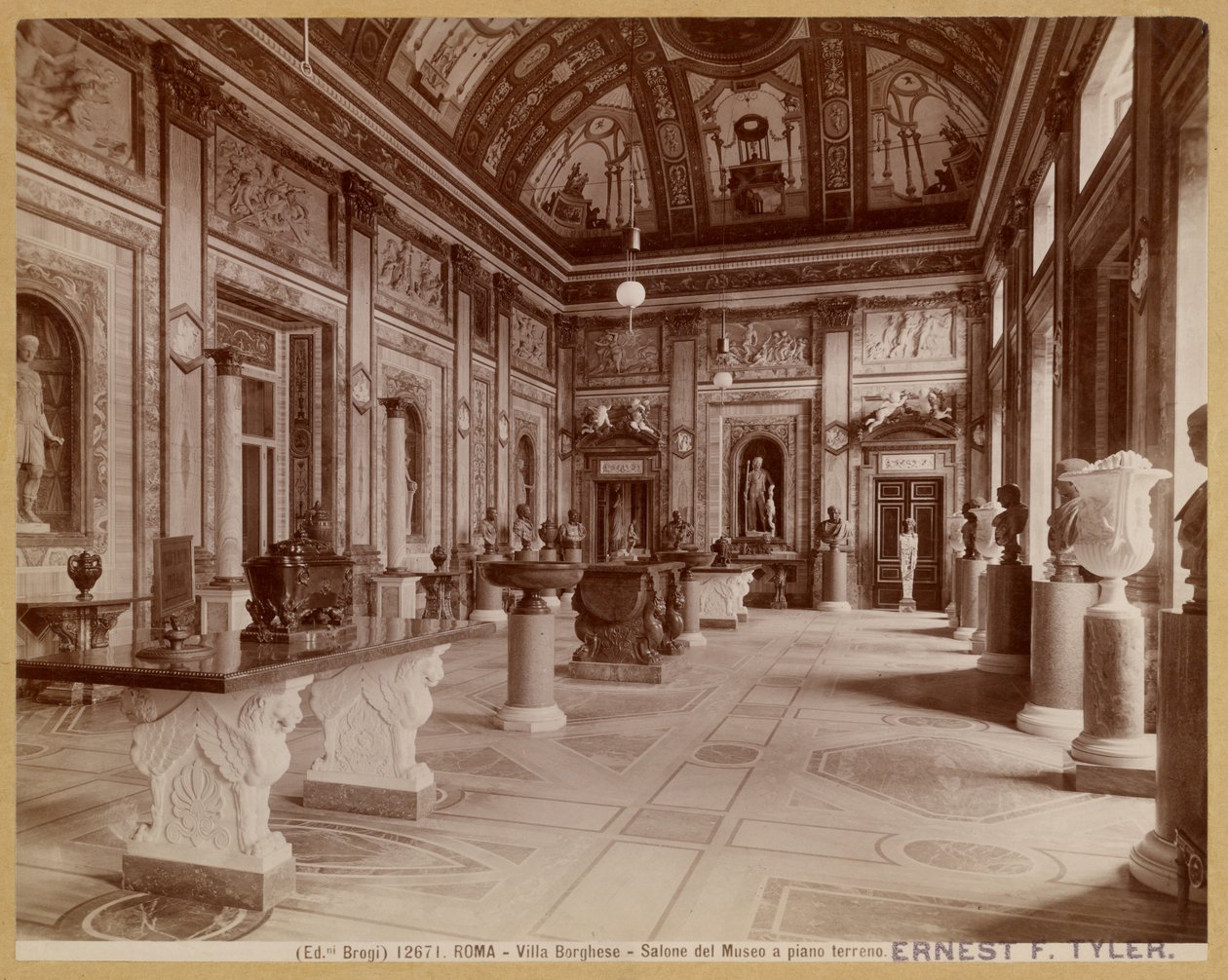  av Carlo Brogi