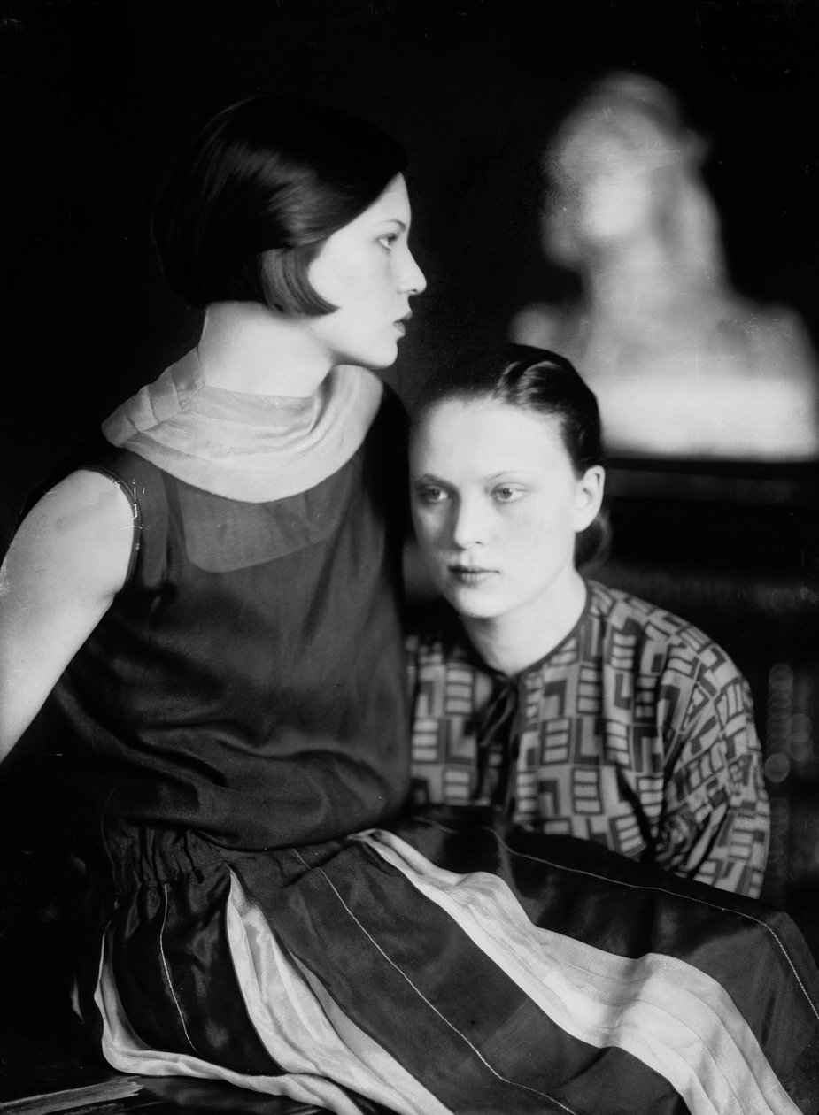 Portrett av Wanda og Marion Wulz, Trieste, ca. 1920 (glassplate) av Carlo Wulz