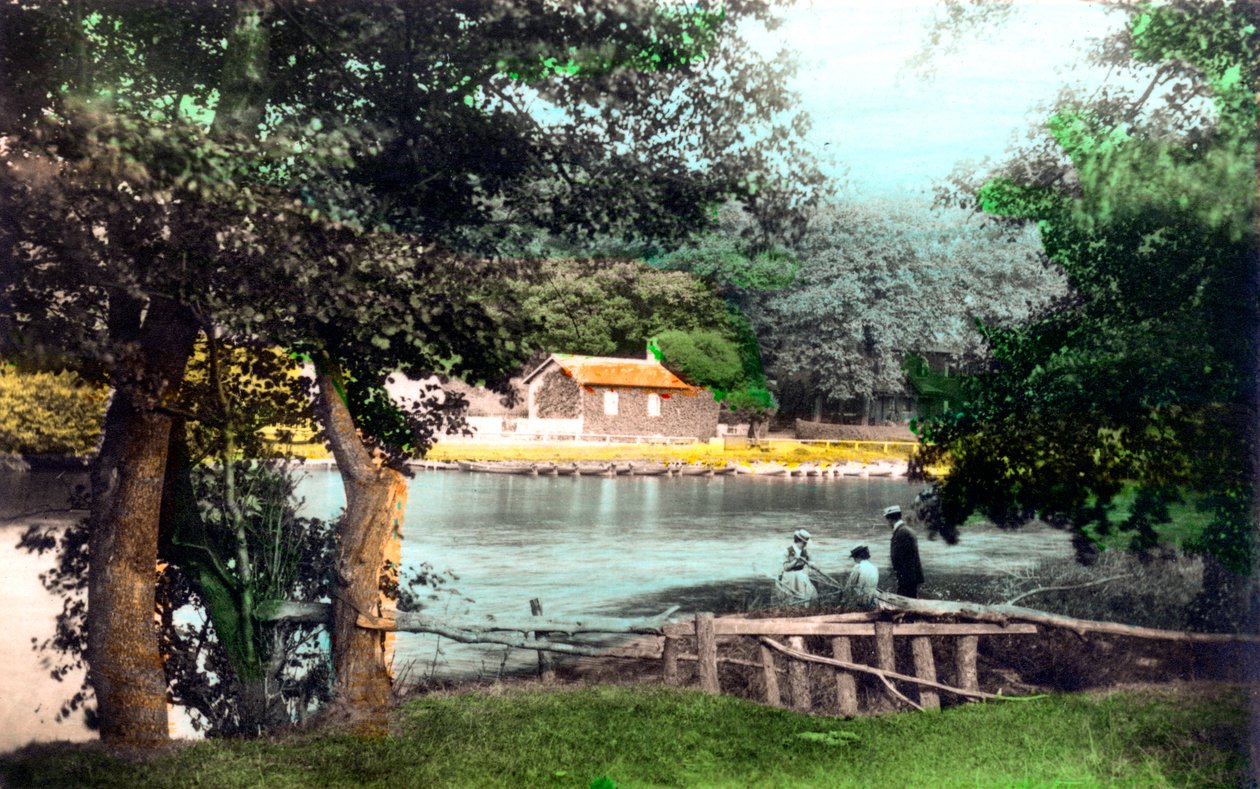 Ruswarp Dam, Whitby, North Yorkshire, 1926. av Cavenders Ltd