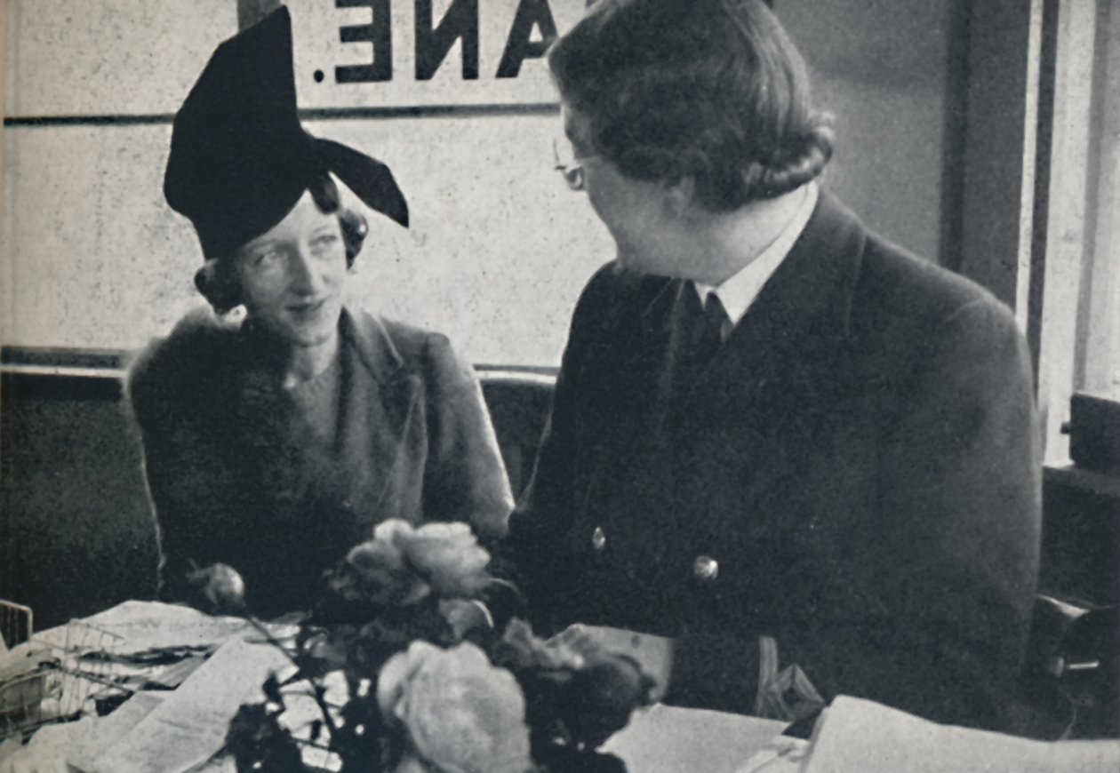 En annen hatt snart, 1941 av Cecil Beaton