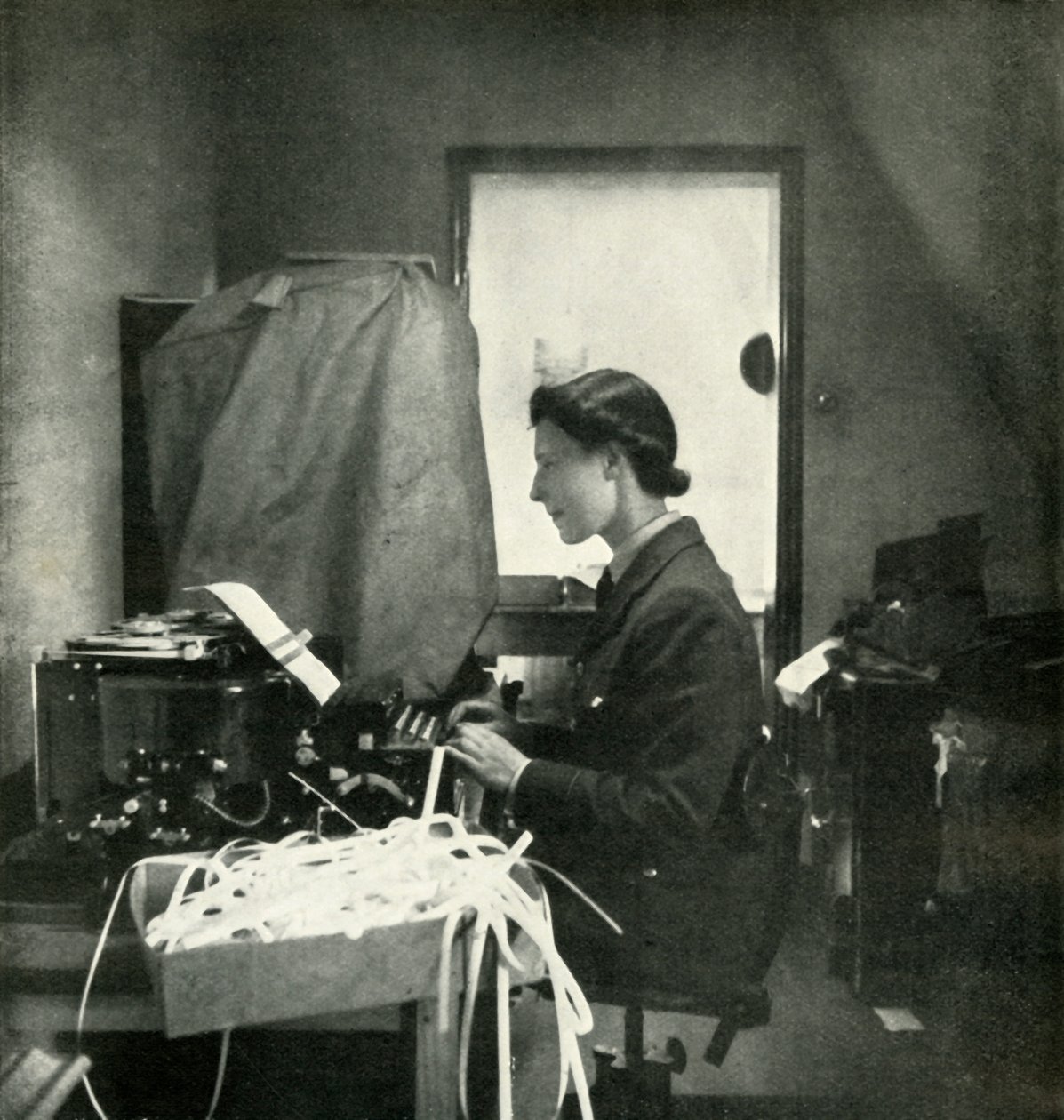 Code and Cypher Officer, c1943. av Cecil Beaton