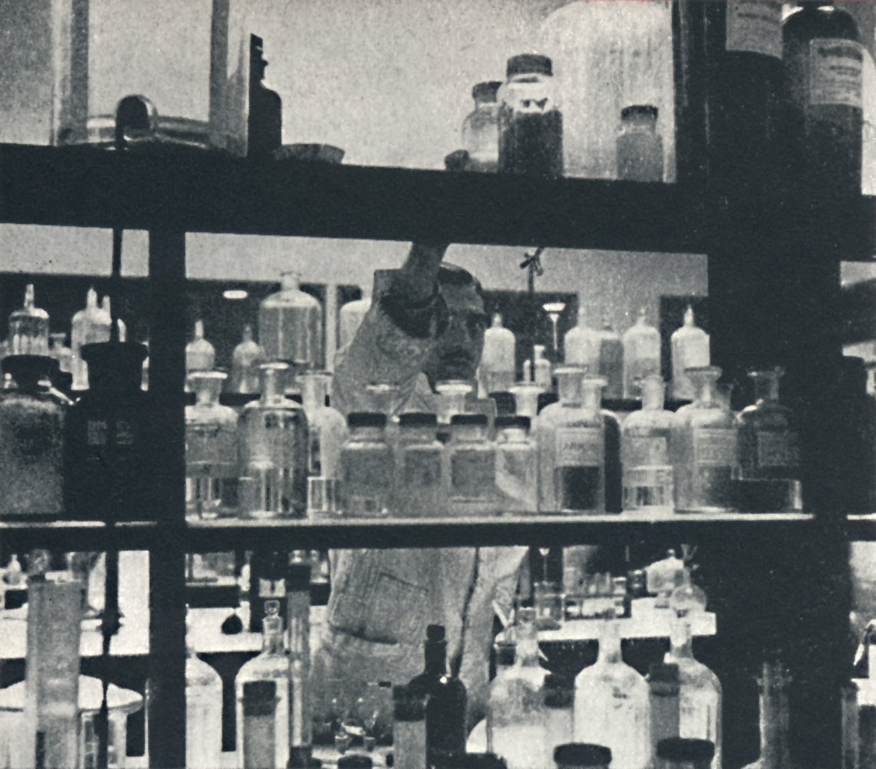 Eksperimentelt laboratorium: flyfabrikk, 1941 av Cecil Beaton