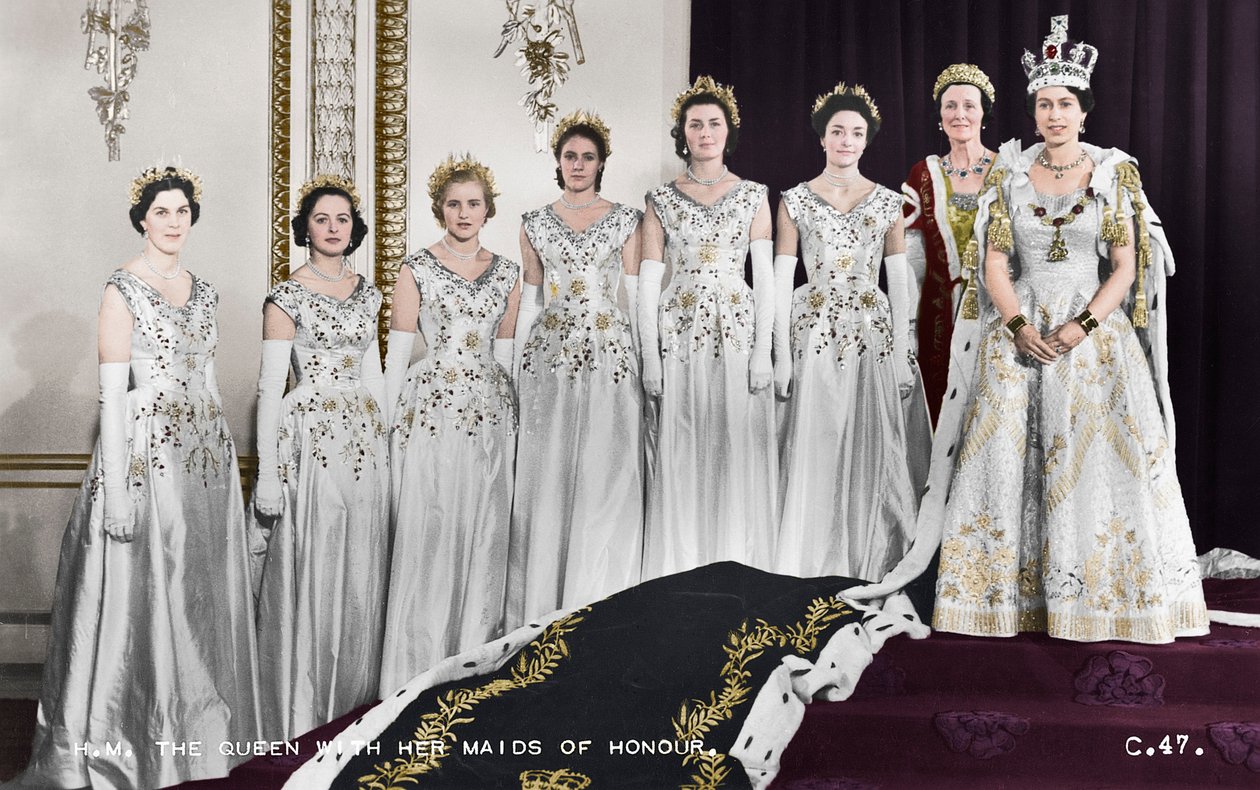 HM Dronning Elizabeth II med hennes Maids of Honour, The Coronation, 2. juni 1953 av Cecil Beaton