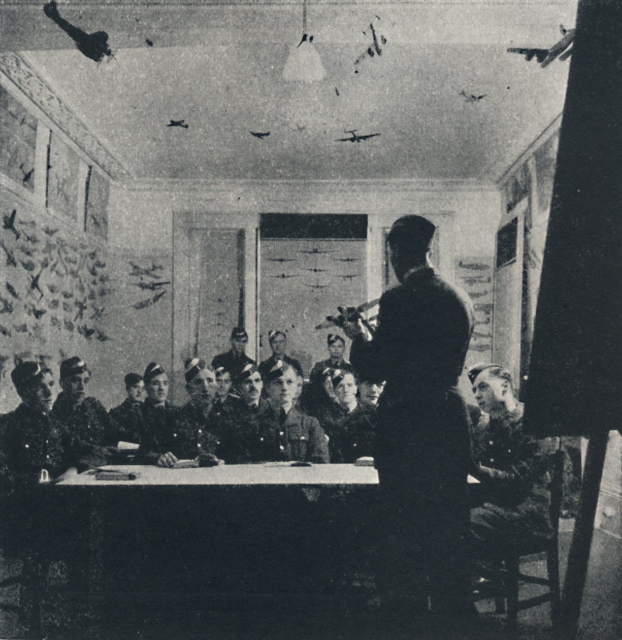 Grunnlaget for opplæring: flyidentifikasjon, 1941 av Cecil Beaton