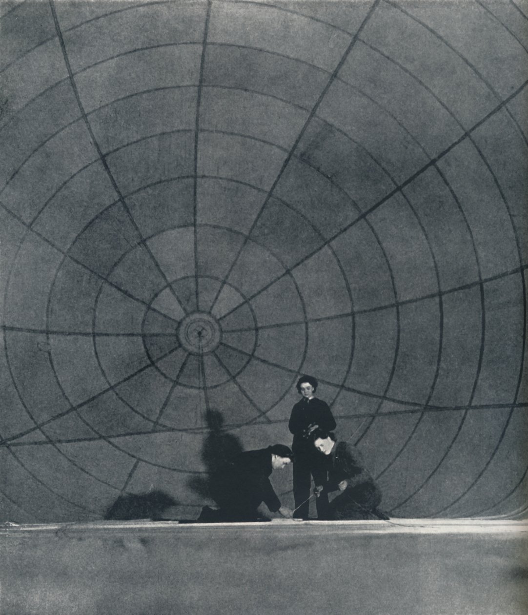 Nettet WAAFS jobber med en ballong, 1941 av Cecil Beaton