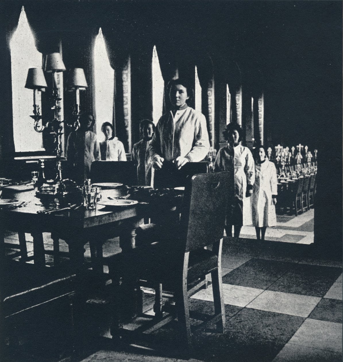 Wren vinforvaltere i Banketthallen til Great Wren, 1941 av Cecil Beaton