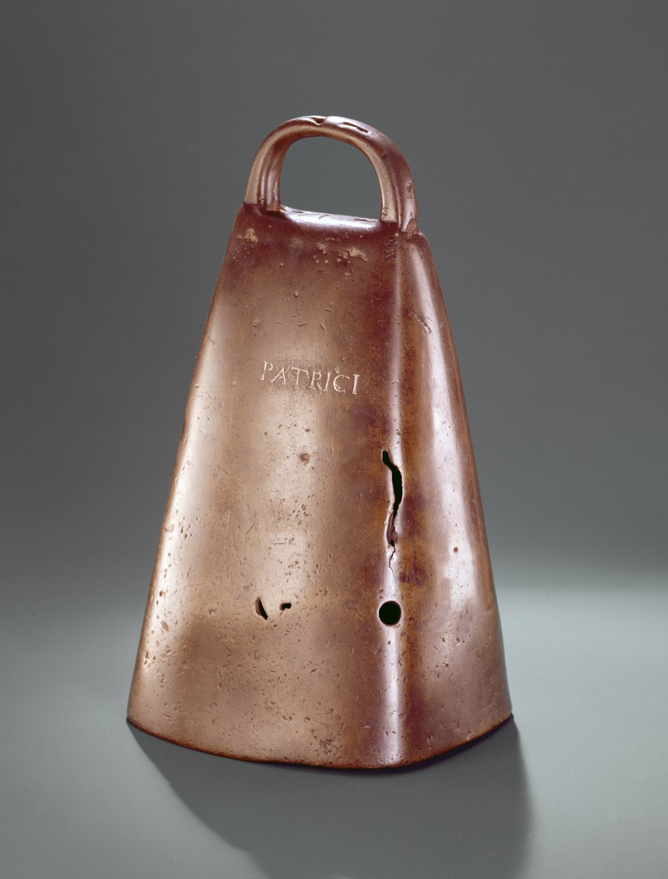 Bell of Clogher, fra Irland (bronse) av Celtic