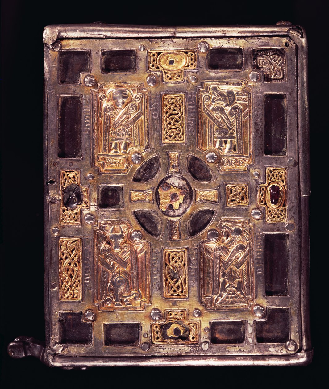 Book-Shrine eller Cumdach of Molaise, ca. 1001-25 (bronsebelagt med sølv) (se også 120797 og 228637) av Celtic