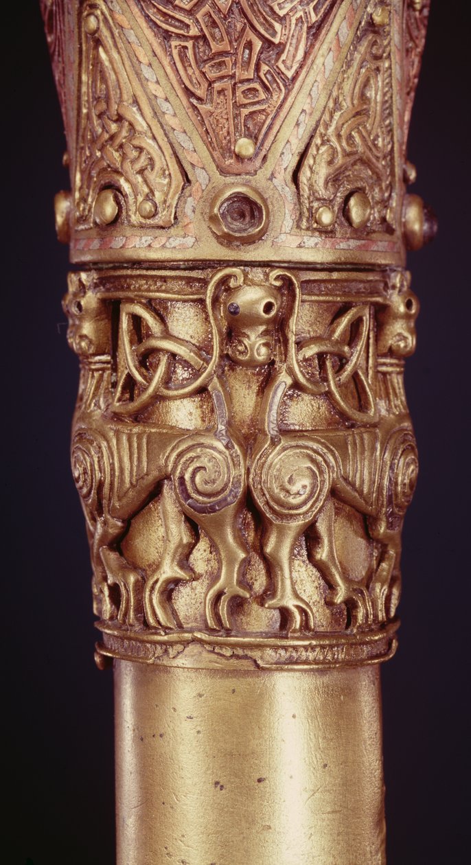 Clonmacnoise Crozier, County Offaly, treverk fra vikingtiden pakket inn i arkbronse med innlagt sølvdetalj av 228692 av Celtic