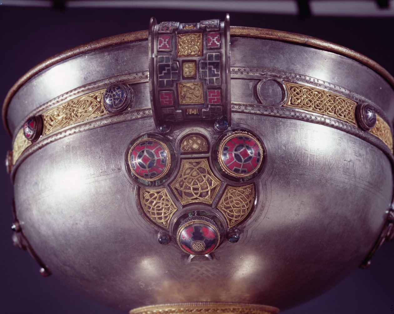 Ardagh Chalice, Reerasta, County Limerick sølv med sølvforgylling, emalje, messing og bronsedetaljer av 228699 av Celtic