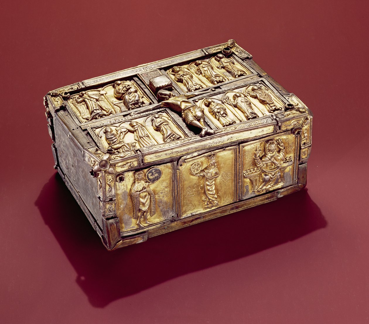 Domnach Airgid-bokhelligdommen, Clones, County Monaghan, 8. århundre, ombygd i ca. 1350 (barlind dekket med tinnbelagt bronse og sølvforgylt plater) av Celtic