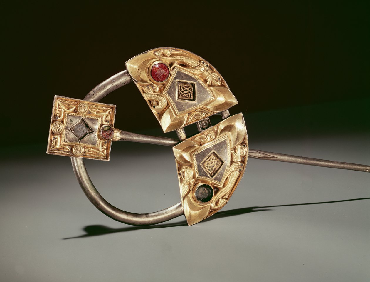 Ringformet brosje, Ardagh Hoard, Reerasta, County Limerick, vikingtid (forgylt sølv) av Celtic